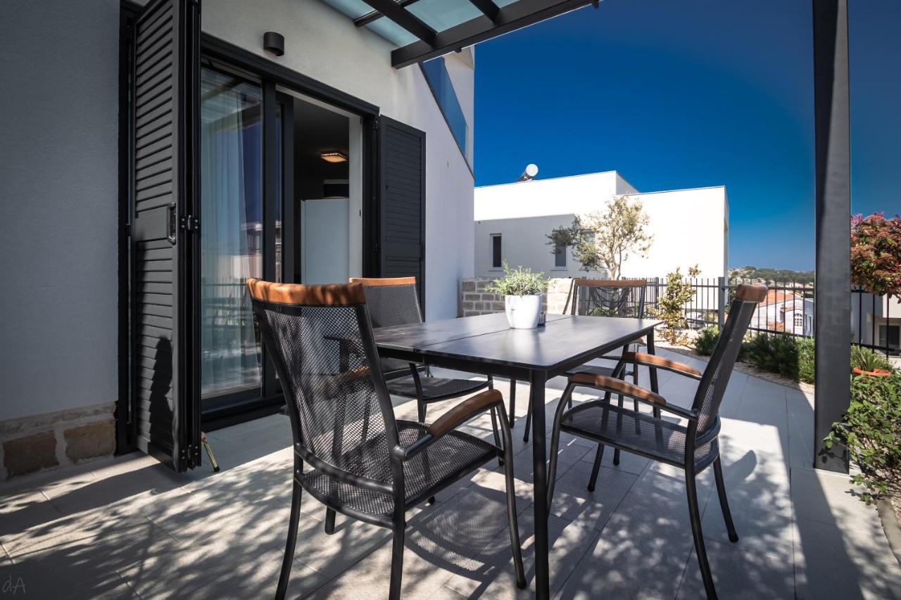 Boutique La Perla Jacuzzi Apartment Murter Exterior photo